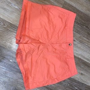 Liz Claiborne Women’s Peach Classic Chino Stet Fit Shorts